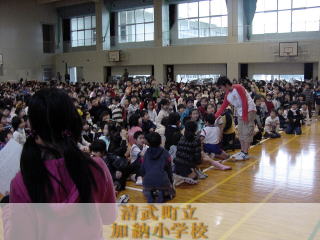 集会委員がインタビューしています。