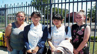 ホストファミリーとの写真