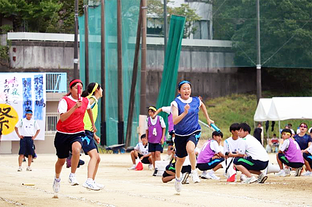 団対抗リレー(選抜男女)の写真01