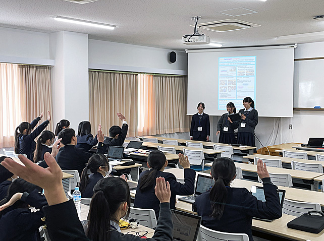 English Day�̎��Ƃ̗l�q04