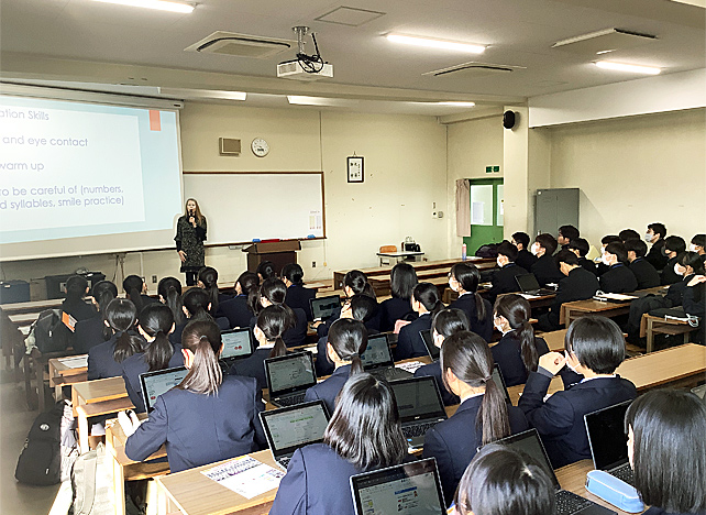 English Day�̎��Ƃ̗l�q04