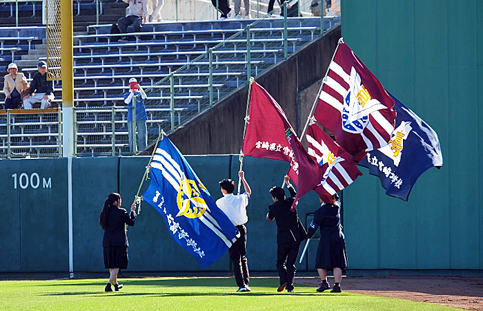 �l�Z�̍Z�����������񂷂鐶�k����