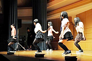 �X�e�[�W���\�E�R���T�[�g�̎ʐ^04