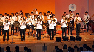 ���t�y���ɂ�鉉�t03