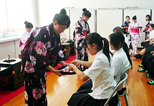 �u������ ������v������