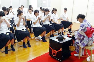 �u������ ������v������