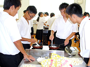 �u�ƒ�N���u �|�b�v�R�[���u�K��v�ʐ^