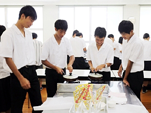 �u�ƒ�N���u �|�b�v�R�[�����R�[�i�[�v�ʐ^