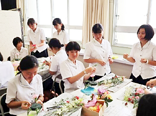 �u�ؓ��� �̌��v�ʐ^