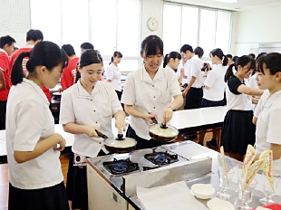 �u�ƒ�N���u �̌��v�ʐ^