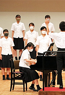 �s�A�j�X�g�܁F�P�N�`�g�̎ʐ^